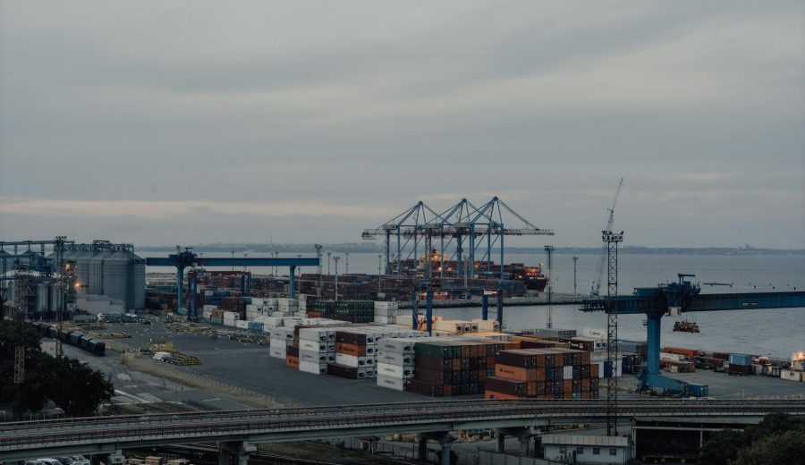 Ukraine Funding: IMF Aid Amid Moscow Shadow Economy