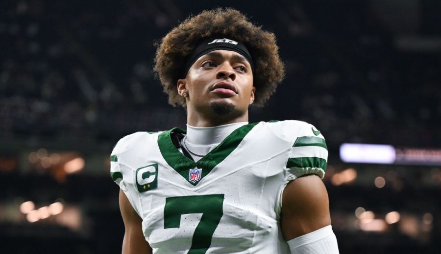 Jets Trade QB Justin Fields to Chiefs for Pick