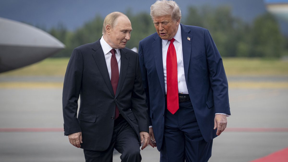 Trump Announces Russian Diesel Deal as US Fuel Prices Soar