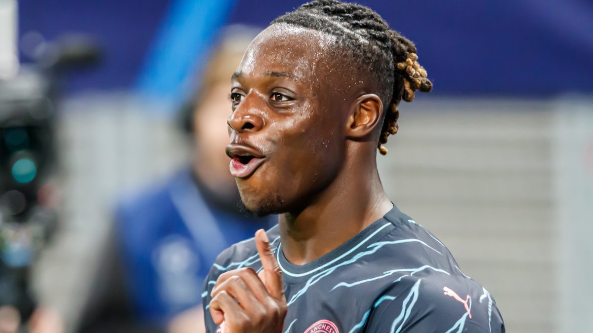 Manchester City Beat 10-Man Liverpool 3-0 at Anfield in First Game Since Guilty Verdict