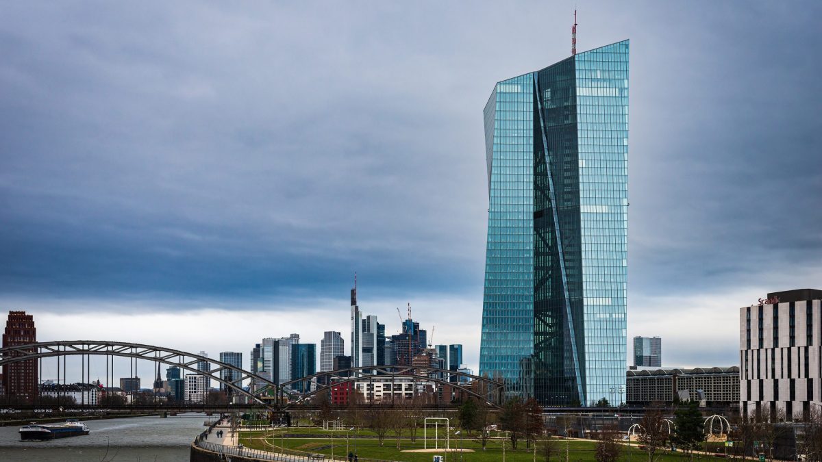 ECB Raises Rates to 2.5% as Energy Costs Push Eurozone Inflation to 3.3%, and Markets Expect a Pause on 29 October