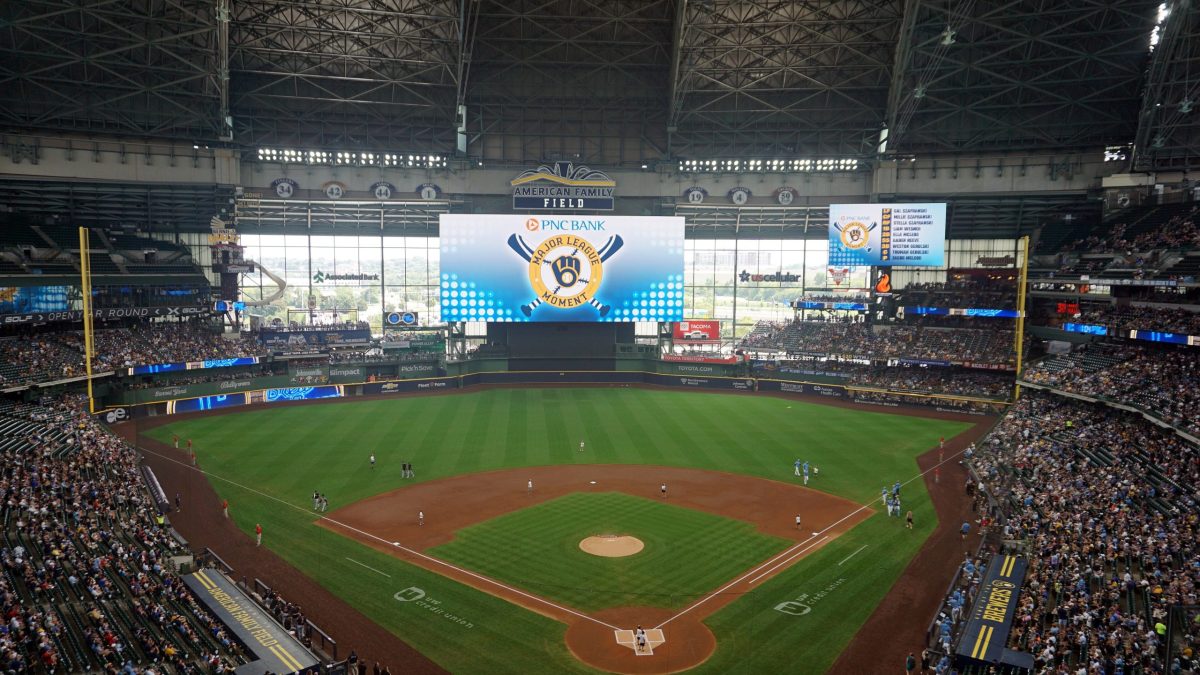 Brewers Lead Dodgers 3-0 in the NLCS as the ALCS Between Guardians and Rays Is Tied at 1-1