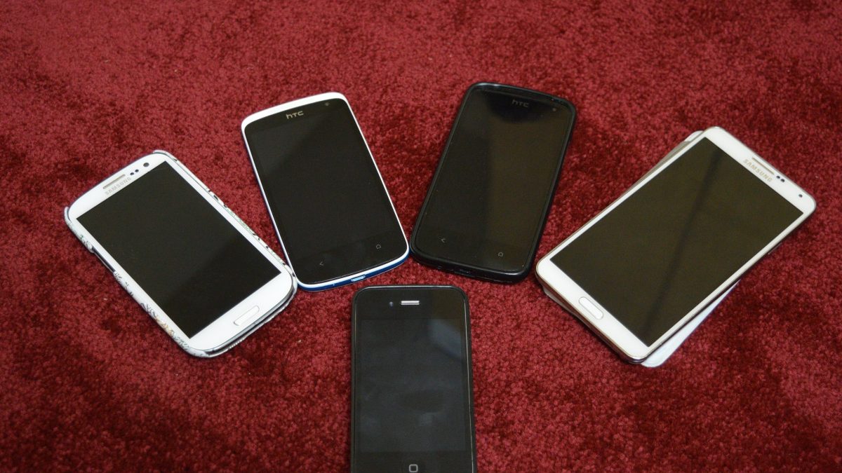Global Smartphone Shipments Fall 20% to a 14-Year Low as the Memory Shortage Bites, With Apple’s Share Rising to 22%