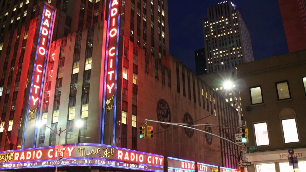 ‘30 Rock’ Cast Reunites at Radio City Music Hall on the Show’s 20th Anniversary
