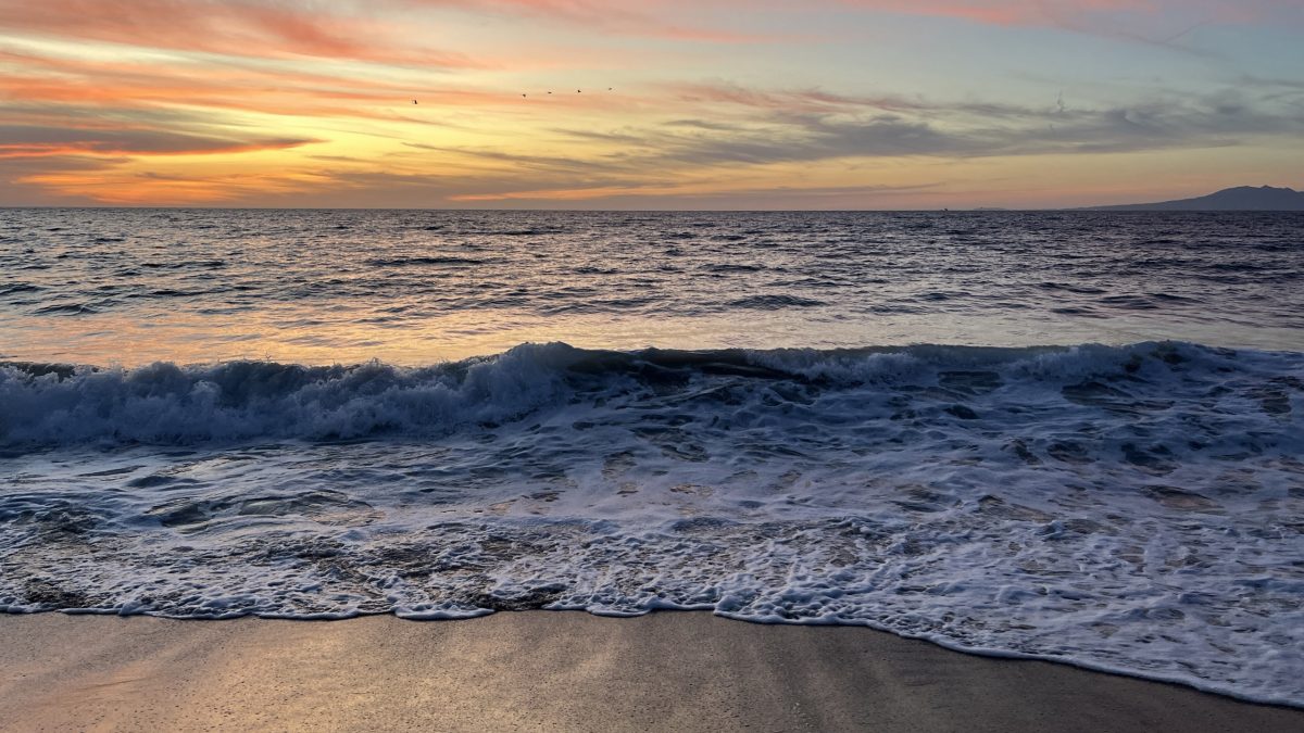 Hurricane Simon Lashes Mexico’s Pacific Coast, Flooding Manzanillo, and Is Forecast to Turn Back Midweek