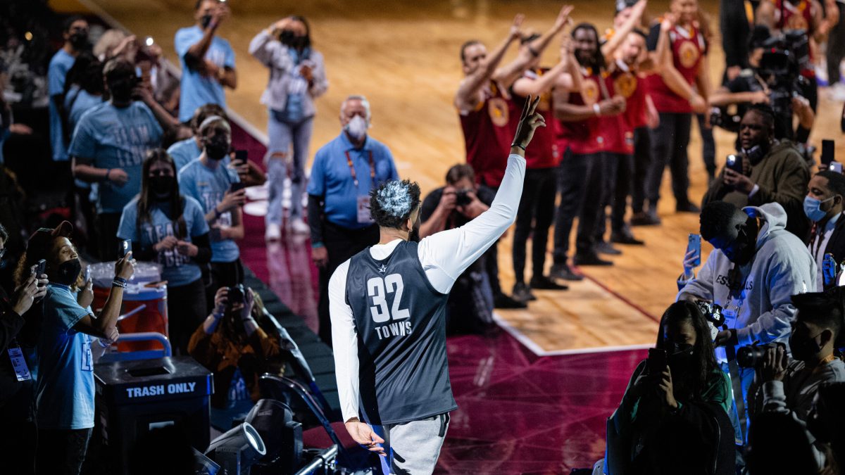 Knicks Shelve Contract Talks With Karl-Anthony Towns and Josh Hart Until Later in the Season