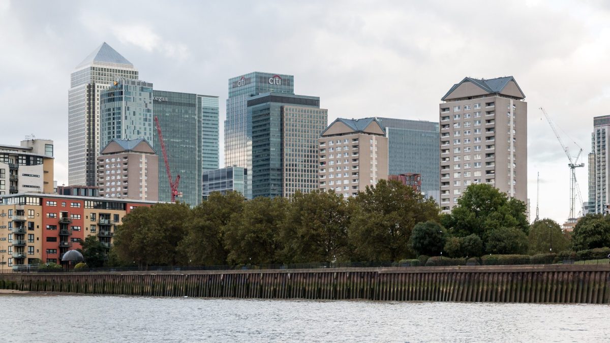 UK Economy Grows 0.1% in August and 2.1% on the Year, Beating Forecasts, but Production and Construction Shrink